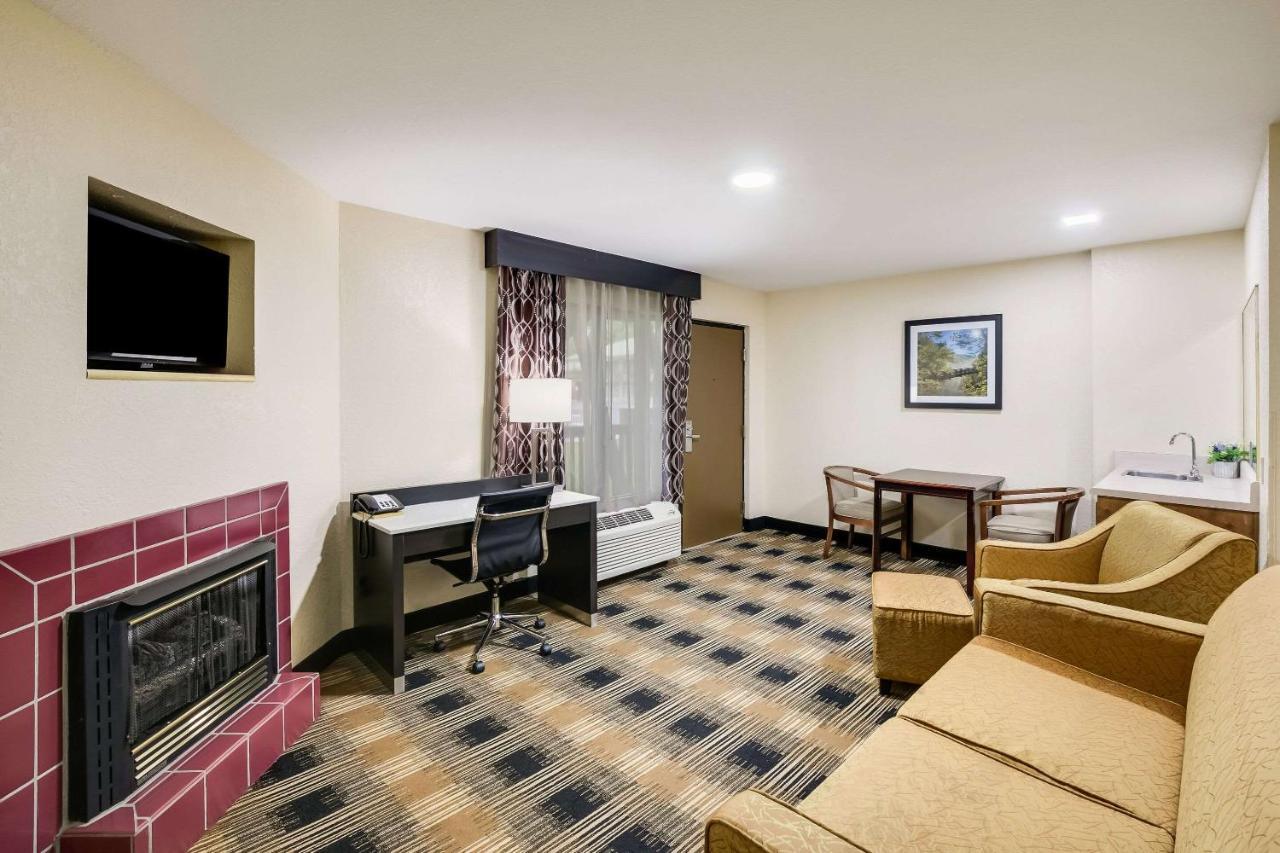 Quality Inn & Suites Mt Chalet Clayton Zewnętrze zdjęcie